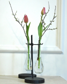Flower arrangement for colleagues, with pink tulip in vase – 2 pieces