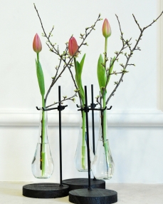 Flower arrangement for colleagues, with pink tulip in vase – 3 pieces