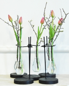 Flower arrangement for colleagues, with pink tulip in vase – 5 pieces