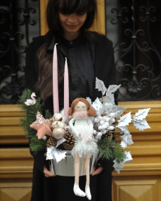 Christmas arrangement in white and pink 