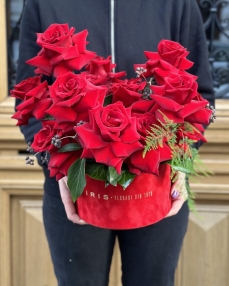 Arrangement with 15 red roses