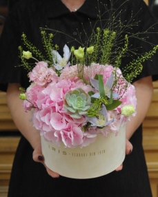 Arrangement with hydrangeas Splendor of summer