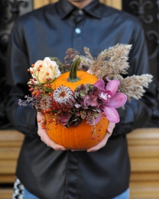 Flower pumpkin arrangement, with pampas