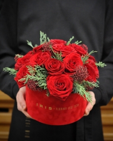 Flower arrangement Red rhapsody 