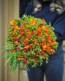 Bouquet 101 orange freesias