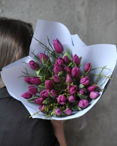 Buchet 31 lalele mov