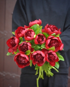 Flower bouquet with 11 red peonies