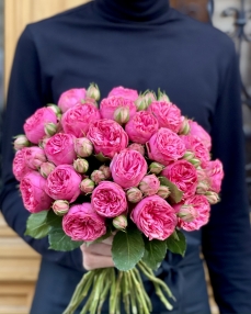 Bouquet with 21 pink garden roses