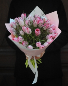 Buchet cu 31 lalele roz