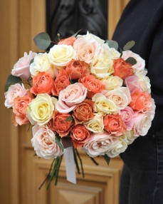 Bouquet with 35 romantic roses
