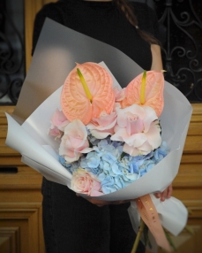 Bouquet with hydrangeas Dreams in flowers 
