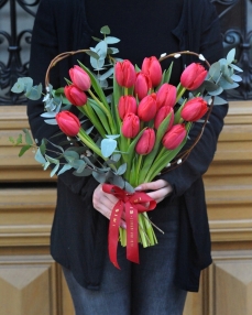 Buchet cu lalele Esti in inima mea