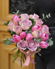 Bouquet with lila roses and tulips