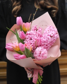 Bouquet with hyacinths and pink tulips 
