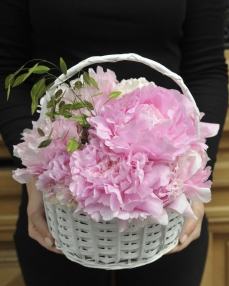 Basket with peonies Fragrant delights 