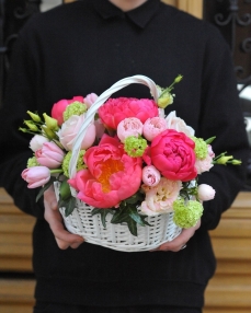 Flower basket May picnic 