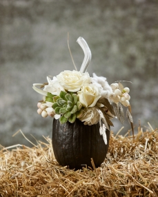 Aranjament floral Negru si alb