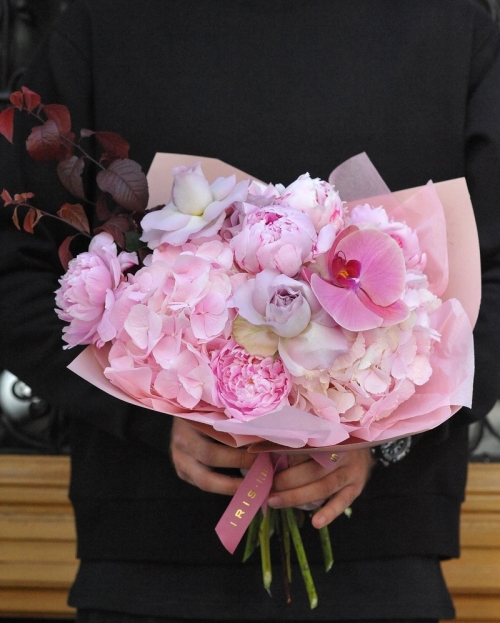 Buchet de flori Povestea noastra (cu bujori) 