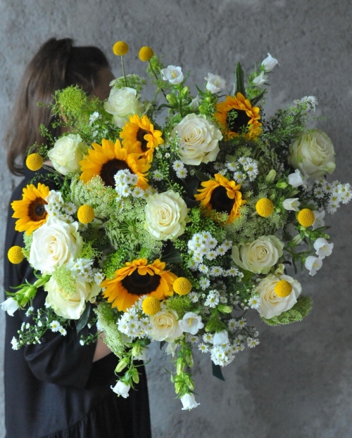 Bouquet Looking to the light