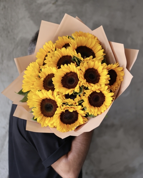 Buchet Sub raze galbene
