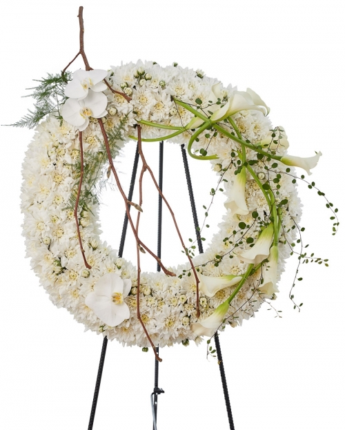 Funeral crown with chrysants and calas