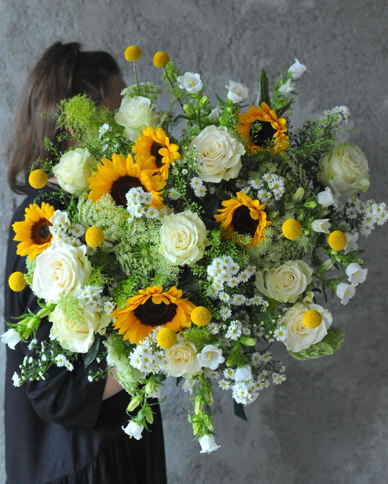Bouquet Looking to the light